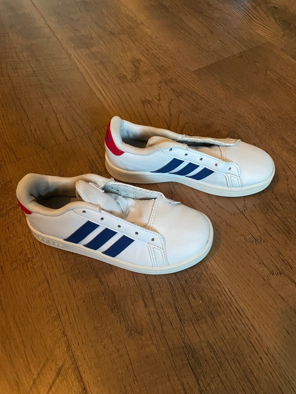 adidas Kids White Sneakers with Blue Stripes and Red Heel